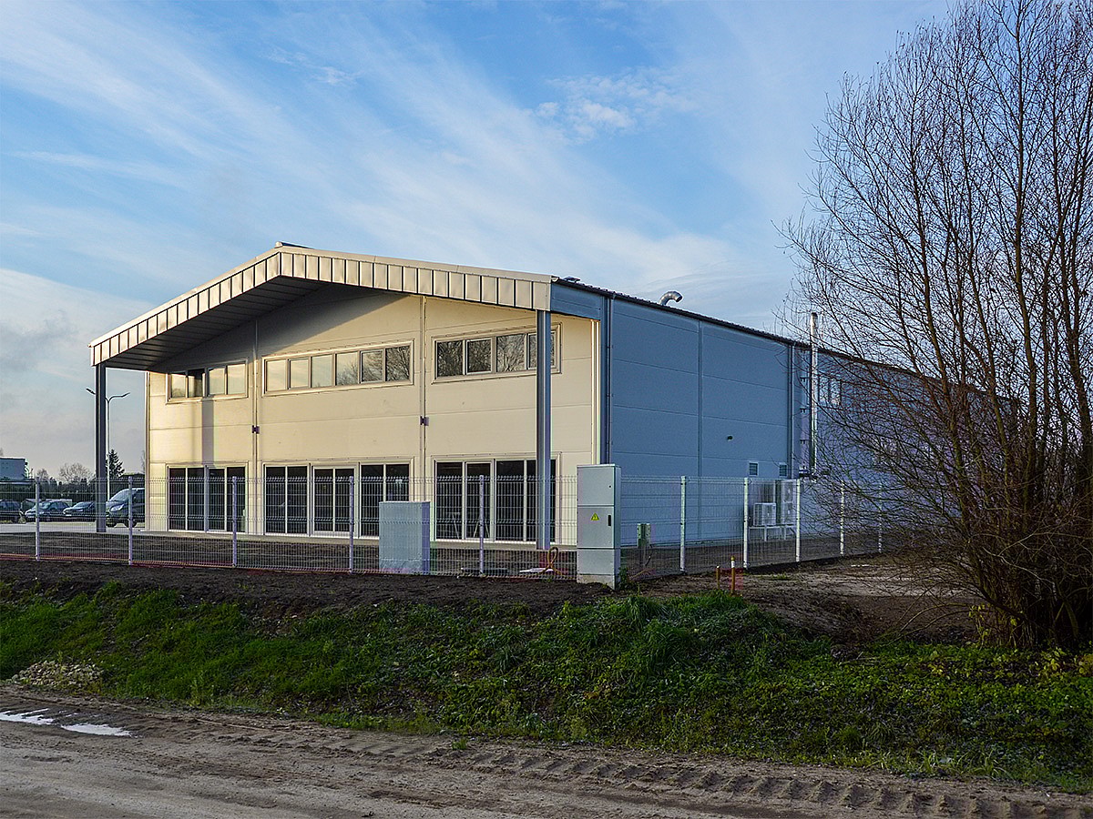 Kravas mašīnu serviss ar ofisu - Riga