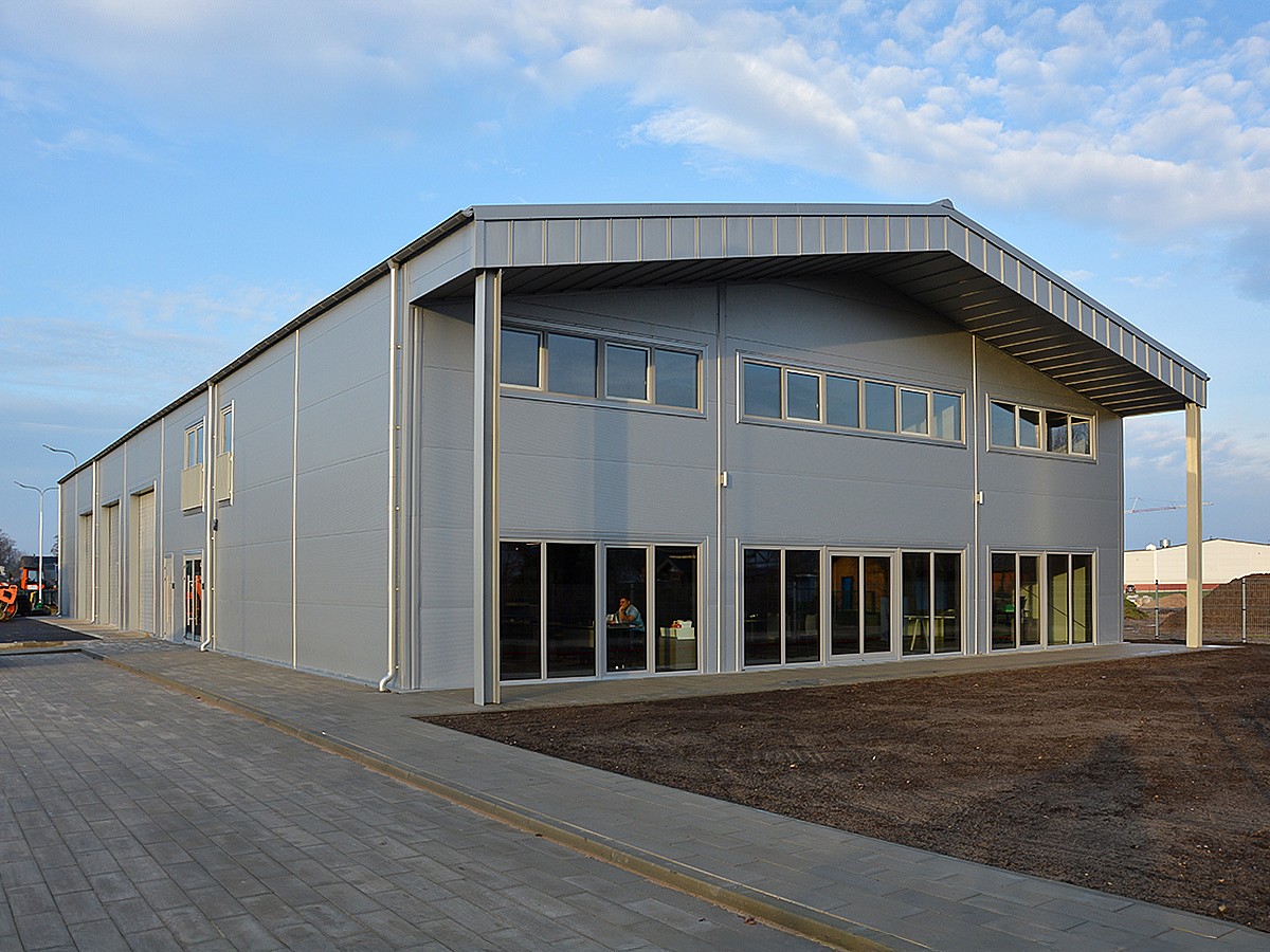 Kravas mašīnu serviss ar ofisu - Riga